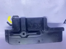 Кронштейн радиатора правый Lexus GS 300