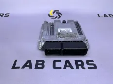 Блок управления двигателем Audi a5 8T CGKA 2.7 TDI