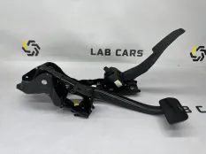 Педаль тормоза Land Rover Range Rover EVOQUE L538