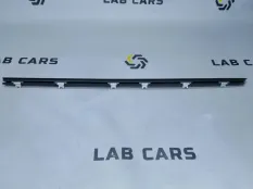 Уплотнитель стекла передний левый BMW X6 E71