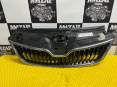 Решетка в бампер SKODA RAPID 1 2017