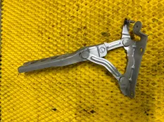 Петля капота левая SKODA OCTAVIA A5 1.6 BSE 2012