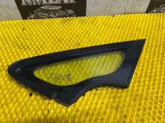 Форточка кузова передняя левая KIA CERATO 3 YD