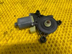 Моторчик стеклоочистителя передний правый SKODA