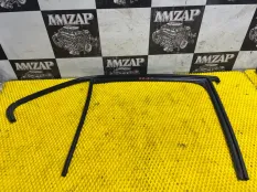 Уплотнитель стекла двери задний правый SKODA