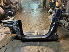 ПОРОГ ЛЕВЫЙ СО СТОЙКОЙ KIA SPORTAGE 3 SL 2013