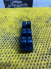 Блок управления стеклоподъемниками KIA RIO 3 QB