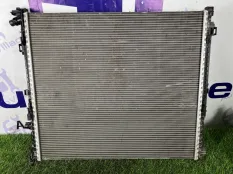 Радиатор охлаждения двигателя Bmw X3