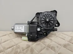 Передний левый мотор стеклоподъемника