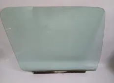 Стекло двери, правое MERCEDES-BENZ Actros MP1 (01.96-12.02)