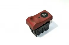 Кнопка аварийной сигнализации RENAULT TRUCKS Magnum Dxi (01.05-12.13)