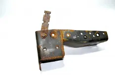 Кронштейн подножки, правый MERCEDES-BENZ Axor 2 (01.04-)