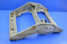 Кронштейн подножки, левый RENAULT TRUCKS Premium 2 (01.05-)