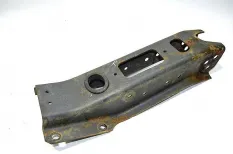 Кронштейн усилителя бампера, правый MERCEDES-BENZ Axor 2 (01.04-)