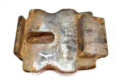 Клиновая проставка под рессору, ведущего моста, левая INTERNATIONAL 9800 (-)