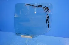 Стекло двери, левое RENAULT TRUCKS Premium 2 (01.05-)