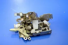 Замок двери, правый MERCEDES-BENZ Actros MP2/MP3 (01.02-12.14)
