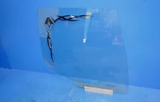 Стекло двери, правое RENAULT TRUCKS Premium 2 (01.05-)