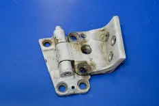 Петля двери правая, верхняя VOLVO VNL 780 (01.06-)