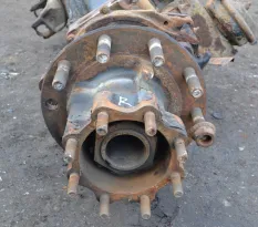 Ступица, барабанные тормоза, вспомогательного моста, правая MACK CX613 (-)