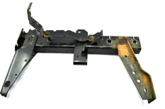 Кронштейн крыла, передний мост задний правый DAF XF105 (01.05-)