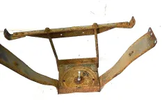 Кронштейн воздушной подушки, вспомогательного моста, правый DAF XF95 (01.02-12.06)