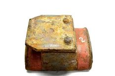 Клиновая проставка под рессору, ведущего моста, левая DAF XF95 (01.02-12.06)