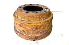 Тормозной барабан вспомогательного моста, правый INTERNATIONAL 9800 (-)