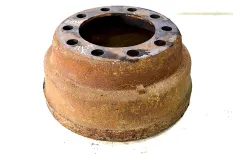 Тормозной барабан переднего моста, правый INTERNATIONAL 9800 (-)