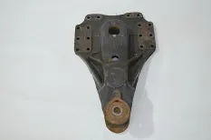 Кронштейн реактивной тяги, ведущего моста,левый RENAULT TRUCKS Magnum Dxi (01.05-12.13)