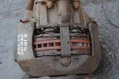 Суппорт переднего моста, правый RENAULT TRUCKS Magnum Dxi (01.05-12.13)