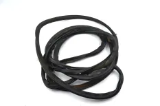 Уплотнитель переднего стекла DAF XF105 (01.05-)