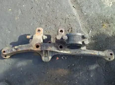 Кронштейн пневмобаллона ведущего моста, правый SCANIA R-Series (01.04-12.17)