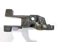 Кронштейн рессоры, переднего моста, передний правый RENAULT TRUCKS Magnum Dxi (01.05-12.13)