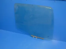 Стекло двери, правое MERCEDES-BENZ Axor 2 (01.04-)