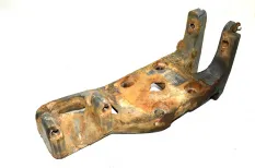 Кронштейн реактивной тяги, переднего моста, левый VOLVO FH (01.05-)