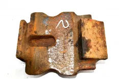 Клиновая проставка под рессору, ведущего моста, правая INTERNATIONAL 9800 (-)