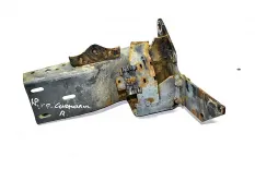 Кронштейн нижней подножки, правый MERCEDES-BENZ Actros MP2/MP3 (01.02-12.14)