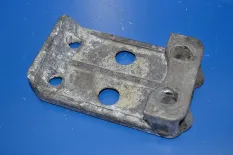 Кронштейн крыла ведущего моста, передний левый VOLVO FM (01.05-01.14)