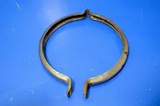 Зажим выхлопной трубы глушителя VOLVO FH (01.05-)