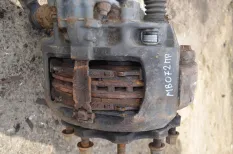 Суппорт переднего моста, правый MERCEDES-BENZ Actros MP1 (01.96-12.02)