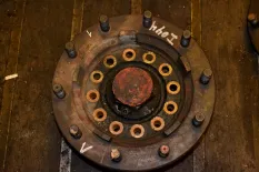 Ступица, дисковые тормоза, передний мост, правая IVECO EuroTech (01.98-)