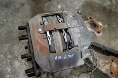 Суппорт переднего моста, правый VOLVO FH (01.05-)