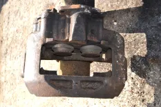 Суппорт вспомогательного моста, левый MAN TGA (01.99-12.08)