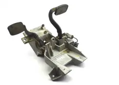 Педали сцепления - тормоза с основанием RENAULT TRUCKS Magnum Dxi (01.05-12.13)