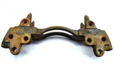 Скоба суппорта переднего моста, левая IVECO Stralis (01.02-)