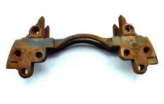 Скоба суппорта переднего моста, левая IVECO Stralis (01.02-)