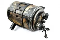 Масляный бачок гидроусилителя руля MACK DM690S (-)