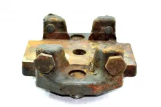 Клиновая проставка под рессору, ведущего моста, левая RENAULT TRUCKS Magnum E.TECH (01.00-)