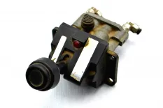 Рычаг управления гидравликой VOLVO FM9 (01.01-12.05)